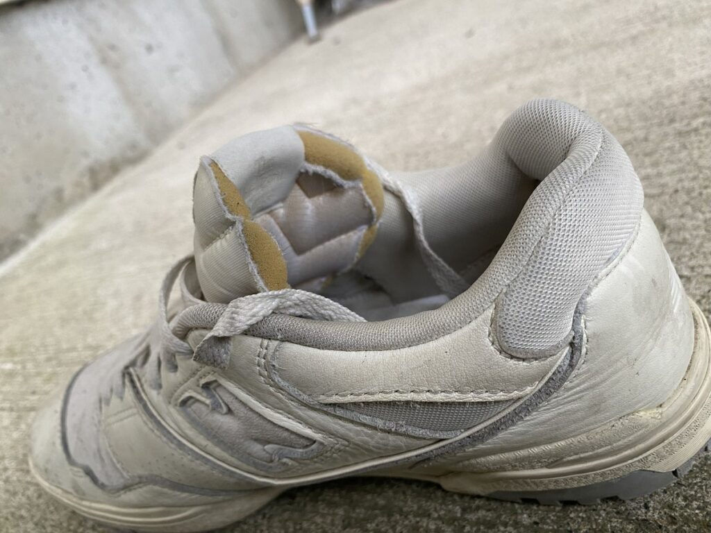 New Balance BB550:シュータンの切りっぱなし(スポンジ見え)仕様の例